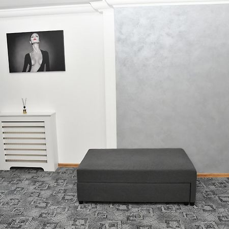 Apartament Luxury - Promenada Mall クラヨーヴァ エクステリア 写真