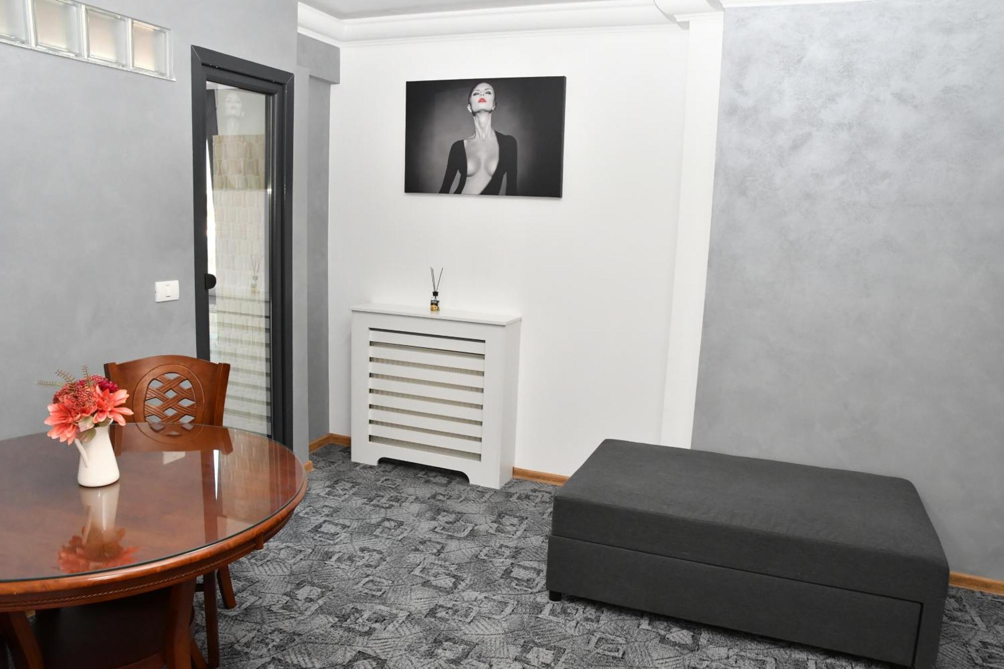 Apartament Luxury - Promenada Mall クラヨーヴァ エクステリア 写真