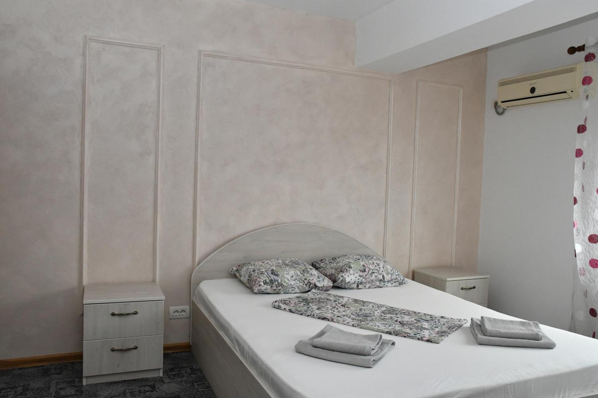 Apartament Luxury - Promenada Mall クラヨーヴァ エクステリア 写真