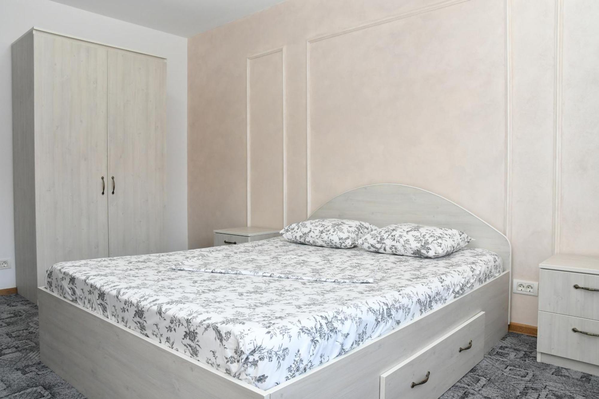 Apartament Luxury - Promenada Mall クラヨーヴァ エクステリア 写真