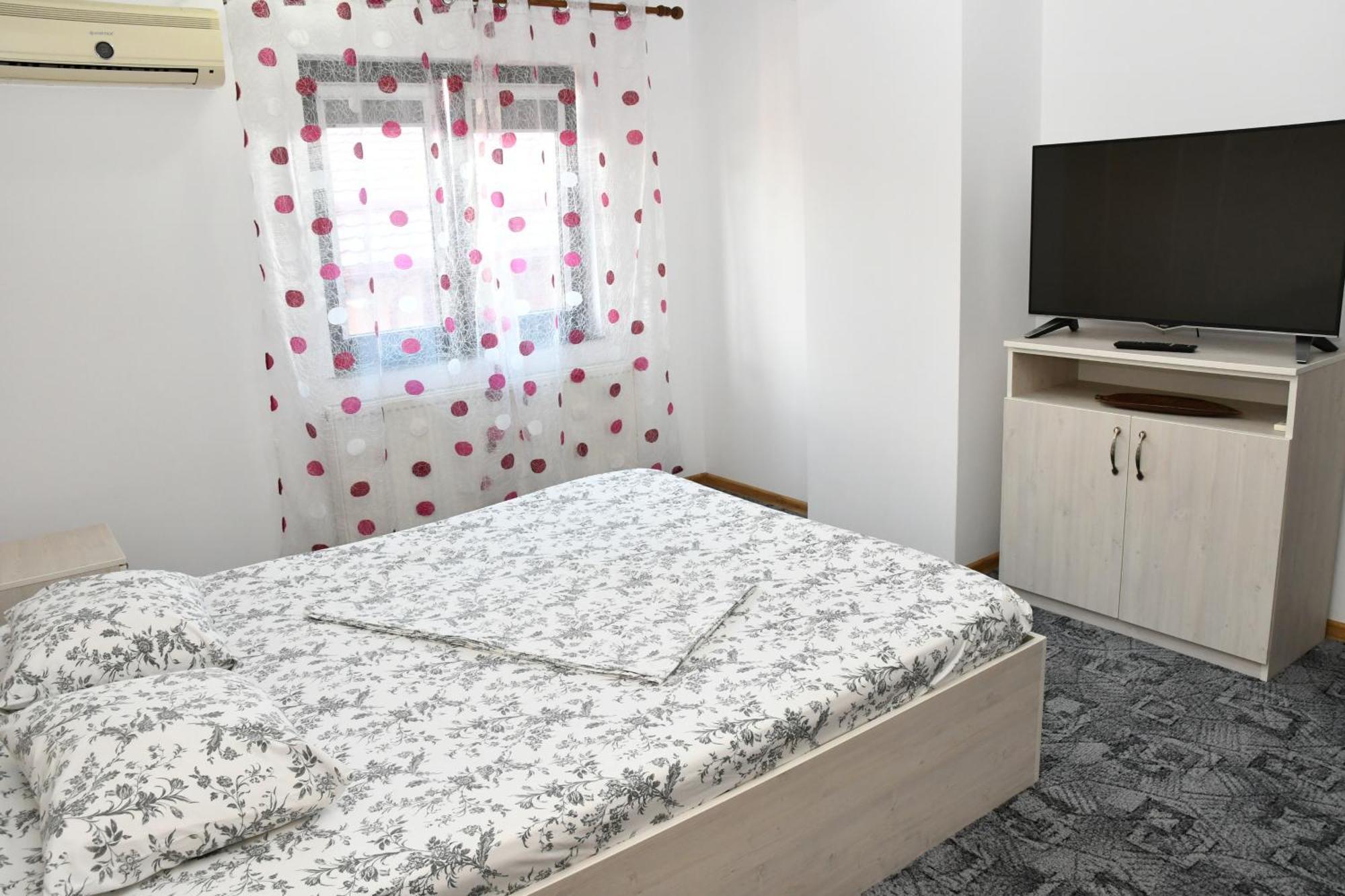Apartament Luxury - Promenada Mall クラヨーヴァ エクステリア 写真